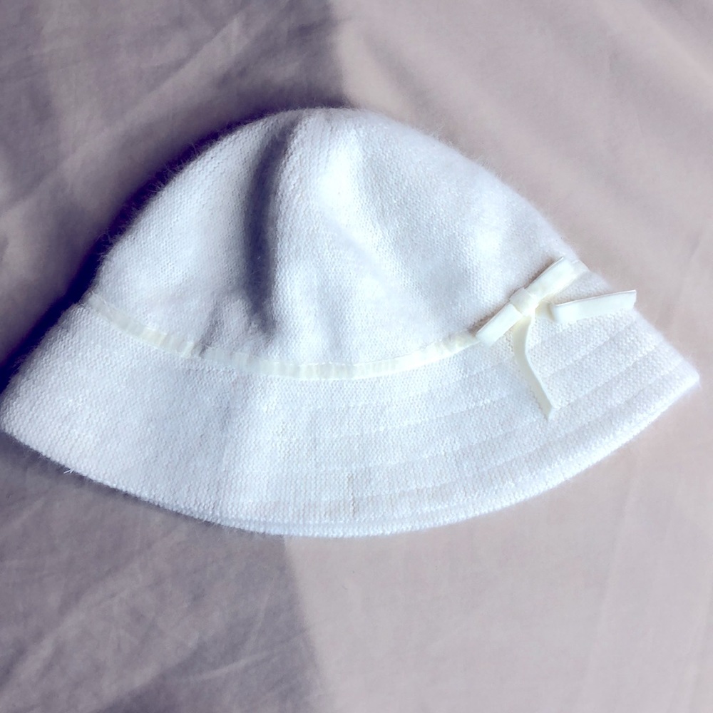 Women's Gap hat, off-white. S/M